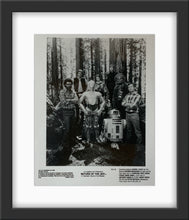 Load image into Gallery viewer, An original 8x10 promotional still from the Star Wars film The Return of the Jedi