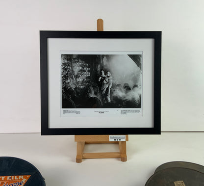 An original movie still for the film Aliens