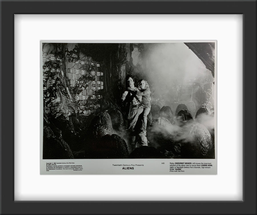 An original movie still for the film Aliens