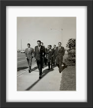 Load image into Gallery viewer, An original 8x10 movie still for the film Ocean&#39;s 11 / Eleven