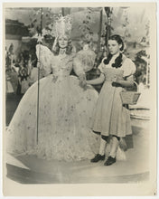 Load image into Gallery viewer, An original theatrical movie still for the film The Wizard of Oz