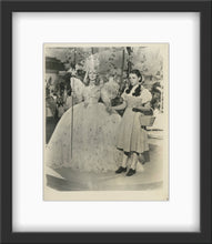 Load image into Gallery viewer, An original theatrical movie still for the film The Wizard of Oz